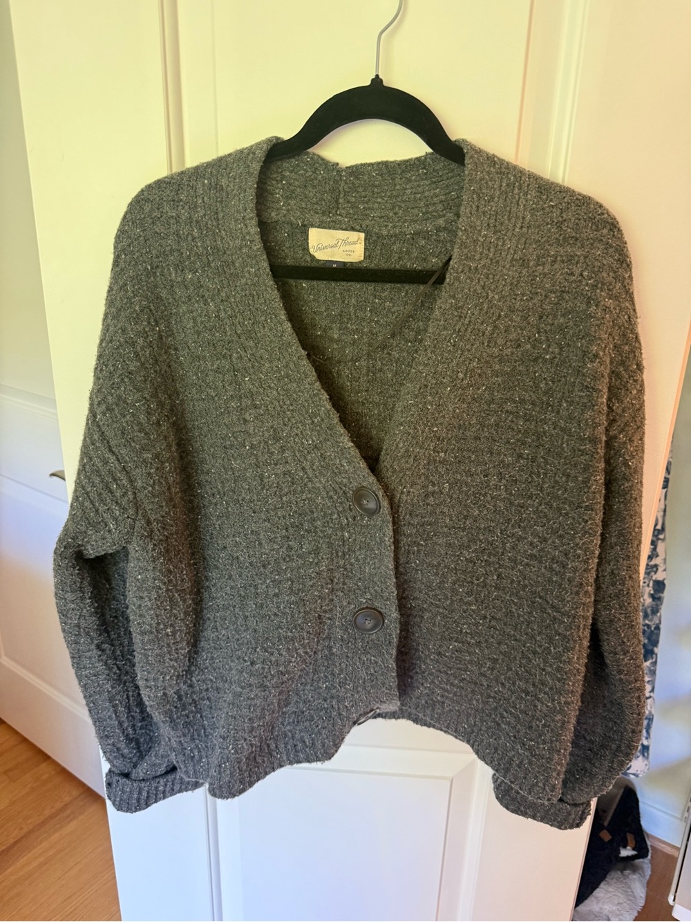 Universal Thread Gray Chunky V-Neck Button Cardigan